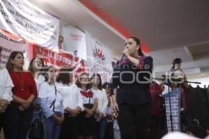 MIGUEL BARBOSA . REUNIÓN CON MUJERES