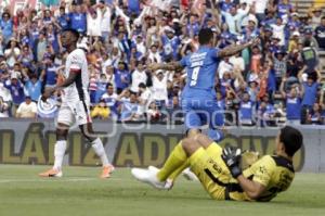 FUTBOL . LOBOS VS CRUZ AZUL