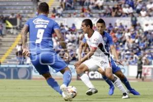 FUTBOL . LOBOS VS CRUZ AZUL