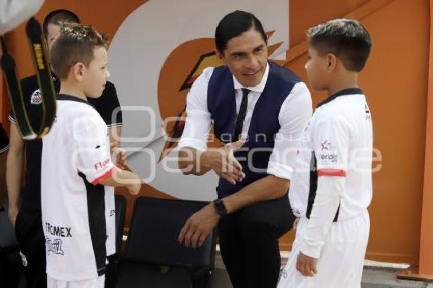 FUTBOL . LOBOS VS CRUZ AZUL