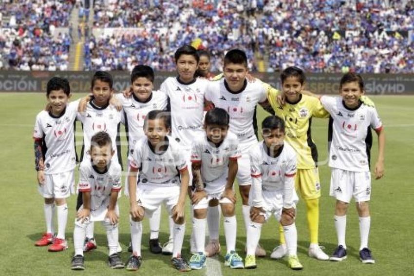 FUTBOL . LOBOS VS CRUZ AZUL