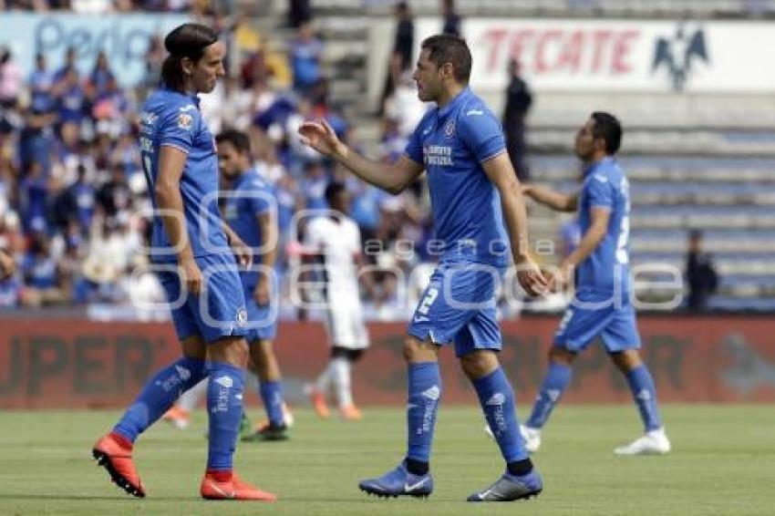 FUTBOL . LOBOS VS CRUZ AZUL