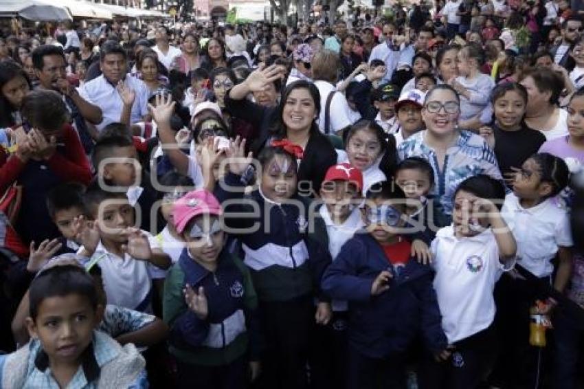 CLAUDIA RIVERA . DÍA DEL NIÑO