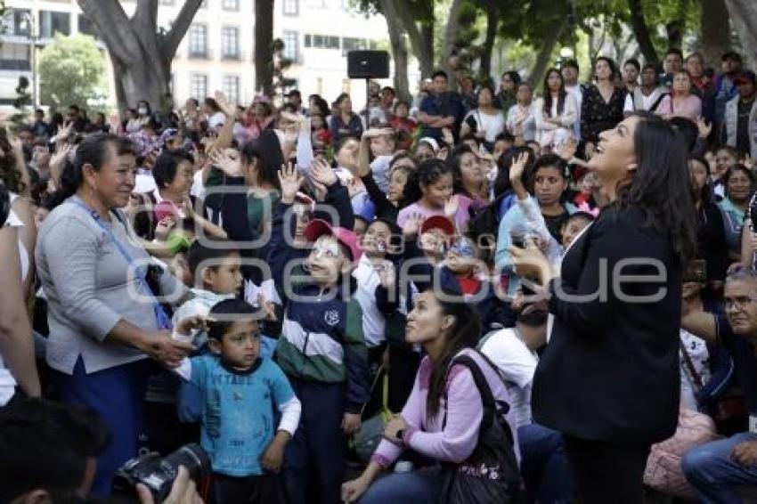 CLAUDIA RIVERA . DÍA DEL NIÑO