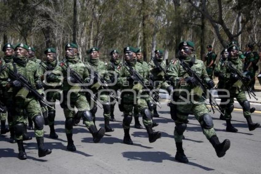 ENSAYO DESFILE 5 DE MAYO . 25 ZONA MILITAR