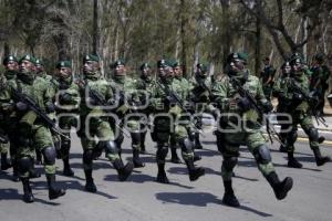 ENSAYO DESFILE 5 DE MAYO . 25 ZONA MILITAR