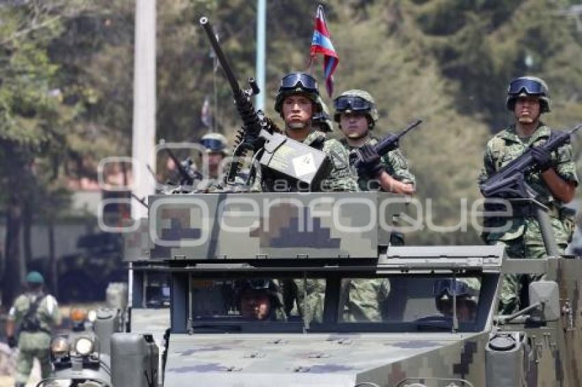 ENSAYO DESFILE 5 DE MAYO . 25 ZONA MILITAR