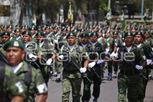 ENSAYO DESFILE 5 DE MAYO . 25 ZONA MILITAR