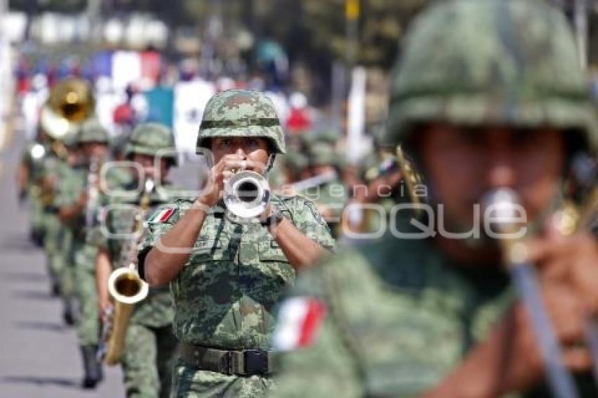 ENSAYO DESFILE 5 DE MAYO . 25 ZONA MILITAR