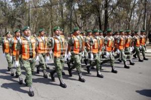 ENSAYO DESFILE 5 DE MAYO . 25 ZONA MILITAR