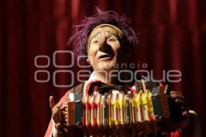 FESTIVAL 5 DE MAYO . AZIZ CLOWN