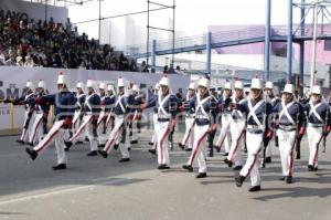 DESFILE 5 DE MAYO