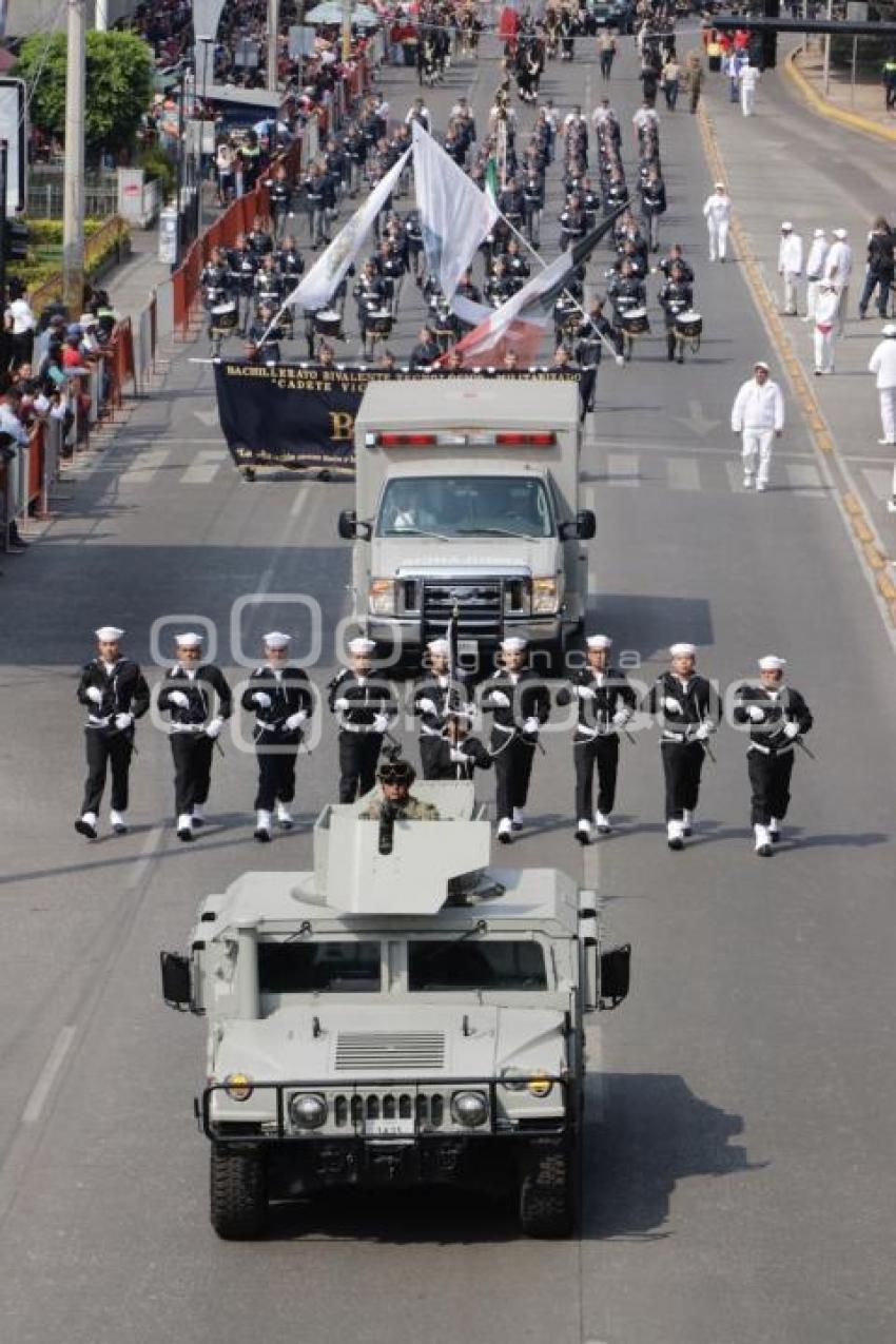 DESFILE 5 DE MAYO