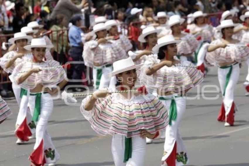 DESFILE 5 DE MAYO