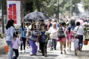 DÍA DE LA MADRE . PANTEÓN MUNICIPAL