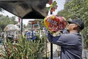 DÍA DE LA MADRE . PANTEÓN MUNICIPAL