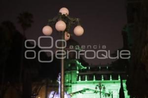 ZÓCALO . LUCES APAGADAS