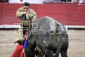 TOROS . EL RELICARIO