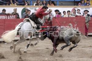 TOROS . EL RELICARIO