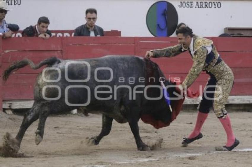 TOROS . EL RELICARIO