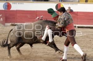 TOROS . EL RELICARIO