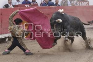 TOROS . EL RELICARIO