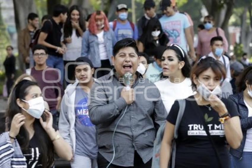 PROTESTA PRO CUIDADO DEL AMBIENTE