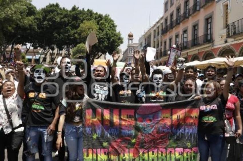 MANIFESTACIÓN PAÑUELOS BLANCOS