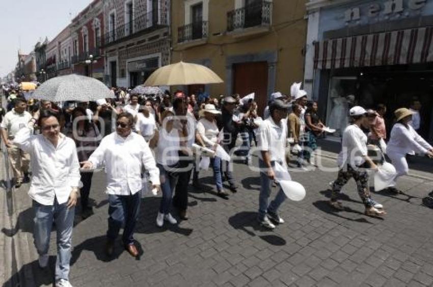 MANIFESTACIÓN PAÑUELOS BLANCOS