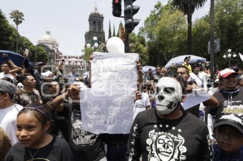 MANIFESTACIÓN PAÑUELOS BLANCOS