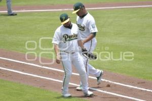 BÉISBOL . PERICOS VS LEONES