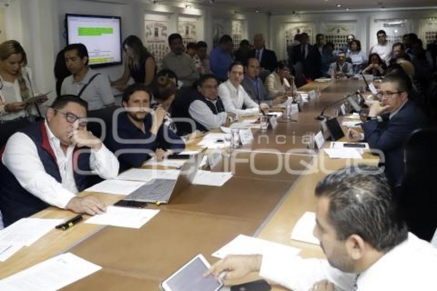 CONGRESO . COMISIONES UNIDAS HACIENDA Y DESARROLLO ECONOMICO