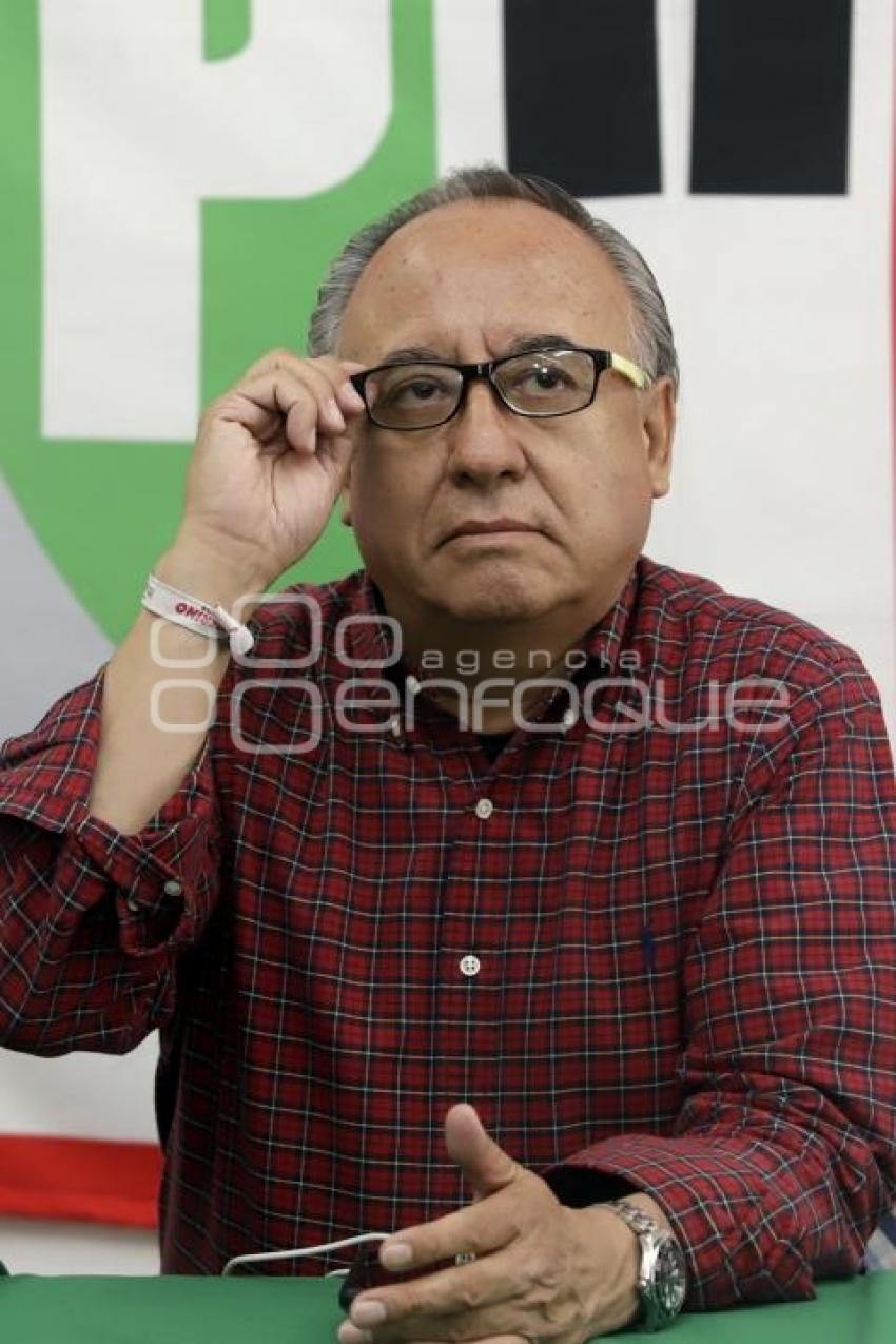 VALENTÍN MENESES