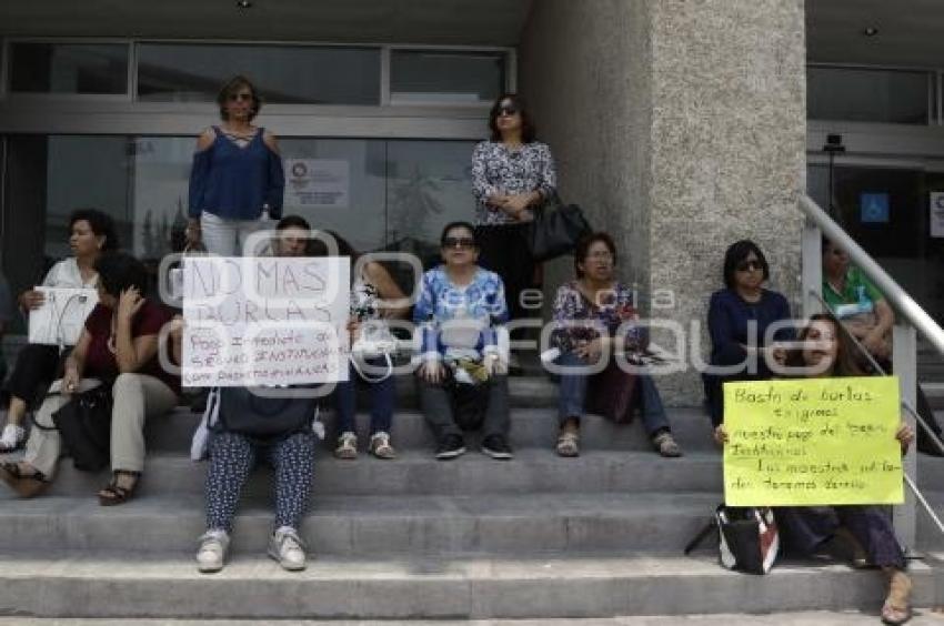 MANIFESTACIÓN MAESTROS JUBILADOS