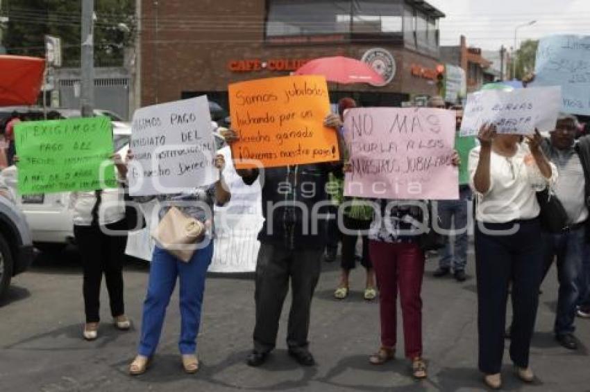 MANIFESTACIÓN MAESTROS JUBILADOS