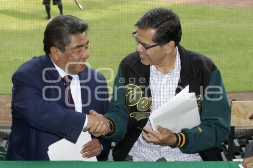 BEISBOL . PERICOS FIRMA CONVENIO