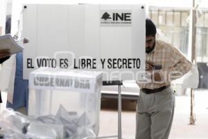 ELECCIONES . CASILLAS