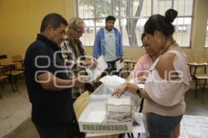 ELECCIONES . CIERRE DE CASILLAS