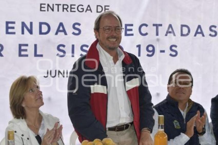 ENTREGA DE VIVIENDAS . COHUECAN