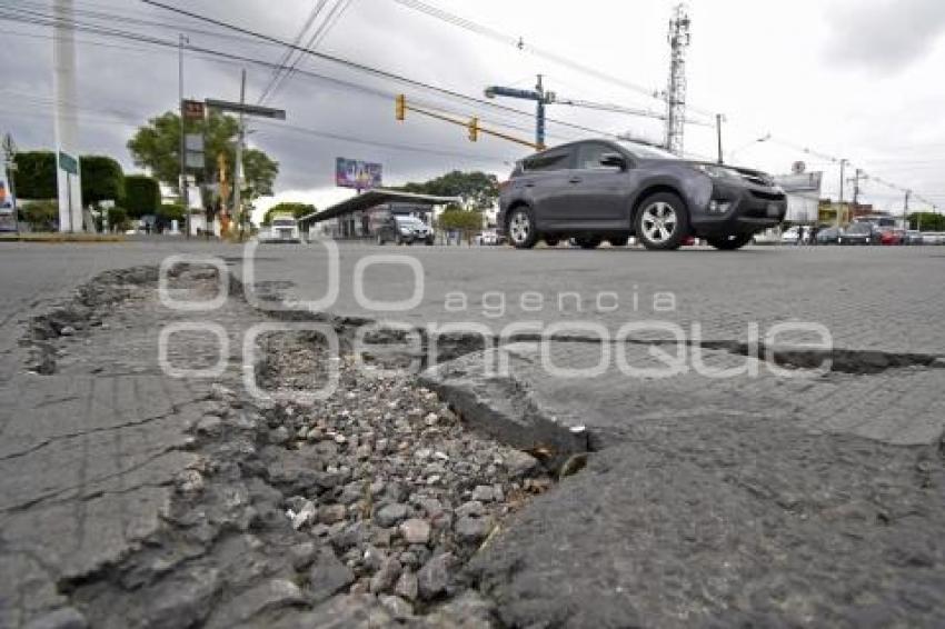 CONCRETO HIDRÁULICO DAÑADO