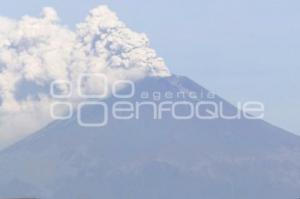 VOLCÁN POPOCATÉPETL . FUMAROLA