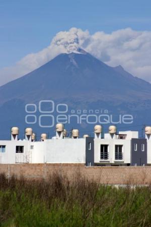 VOLCÁN POPOCATÉPETL . FUMAROLA