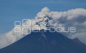 VOLCÁN POPOCATÉPETL . FUMAROLA