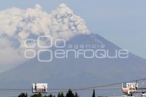 VOLCÁN POPOCATÉPETL . FUMAROLA