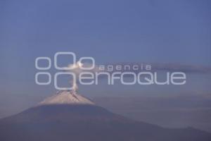 VOLCÁN POPOCATÉPETL . FUMAROLA