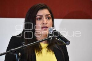 GOBIERNO MUNICIPAL . ENTREGA DE ESCRITURAS