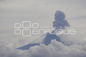 VOLCÁN POPOCATÉPETL . FUMAROLA