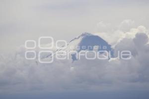 VOLCÁN POPOCATÉPETL . FUMAROLA