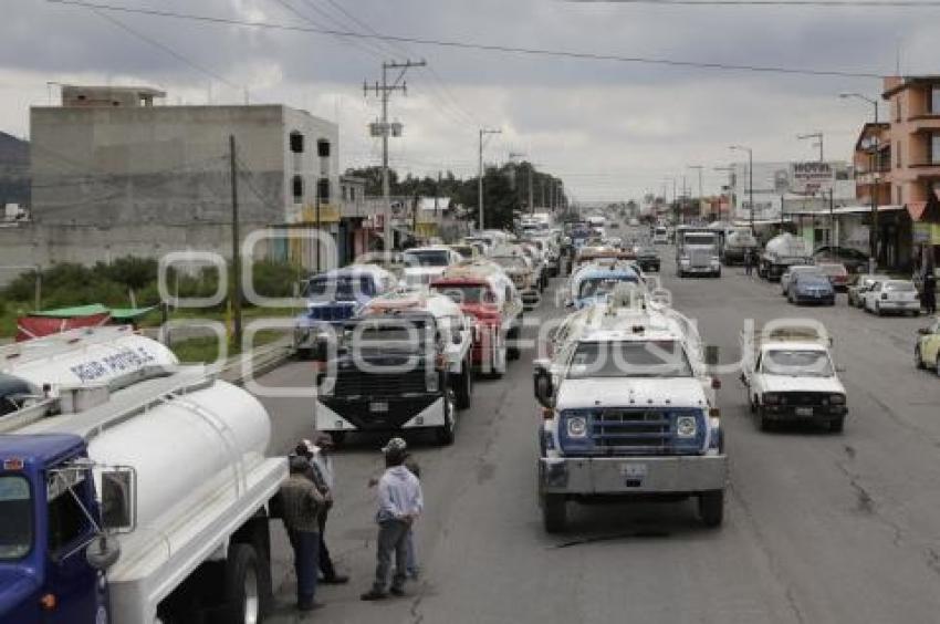 AMOZOC . MANIFESTACIÓN CAMIONEROS