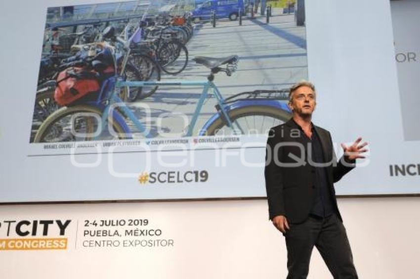 SMART CITY . MIKAEL COLVILLE